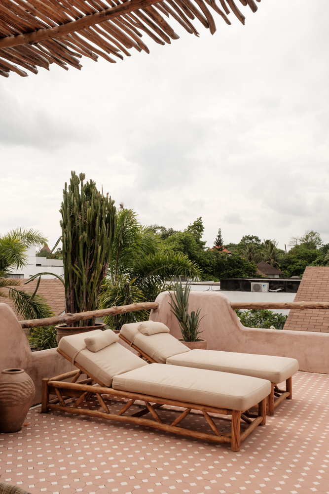 Tropical Home Lounge Chairs in a Tropical Themed Home